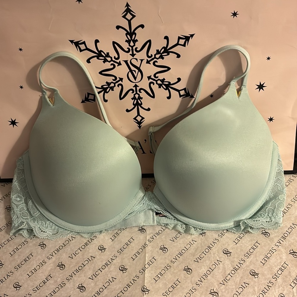 Victoria’s Secret Very Sexy Lace Wing Push-Up Bra